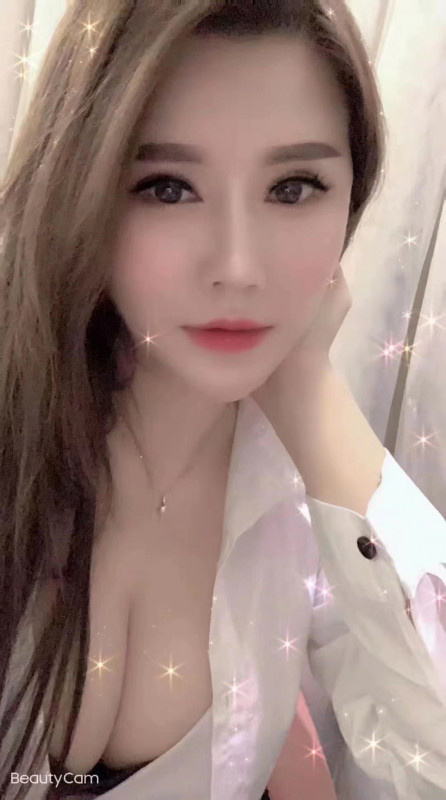 让人销魂的轻熟美女，深喉真是一绝