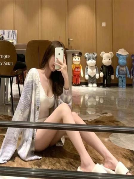 各种姿势妹妹都很配合，各位狼友值得一试。