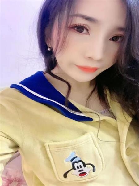 小姐姐服务不机车，胸挺大的，真实靠谱