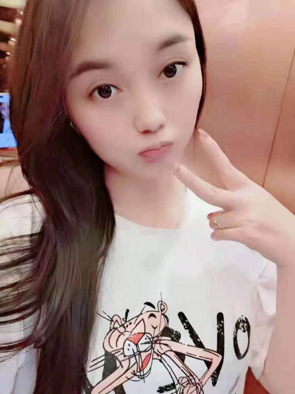 很不错的妹子，不偷钟，单纯的泄火还是挺不错的