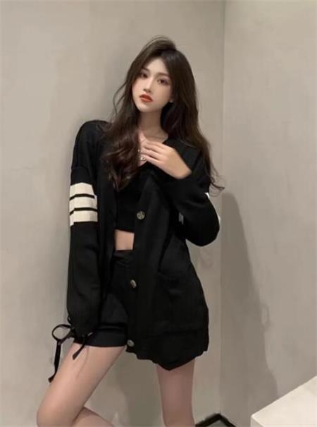  小姐姐挺年轻，服务很热情，活做的很细致
