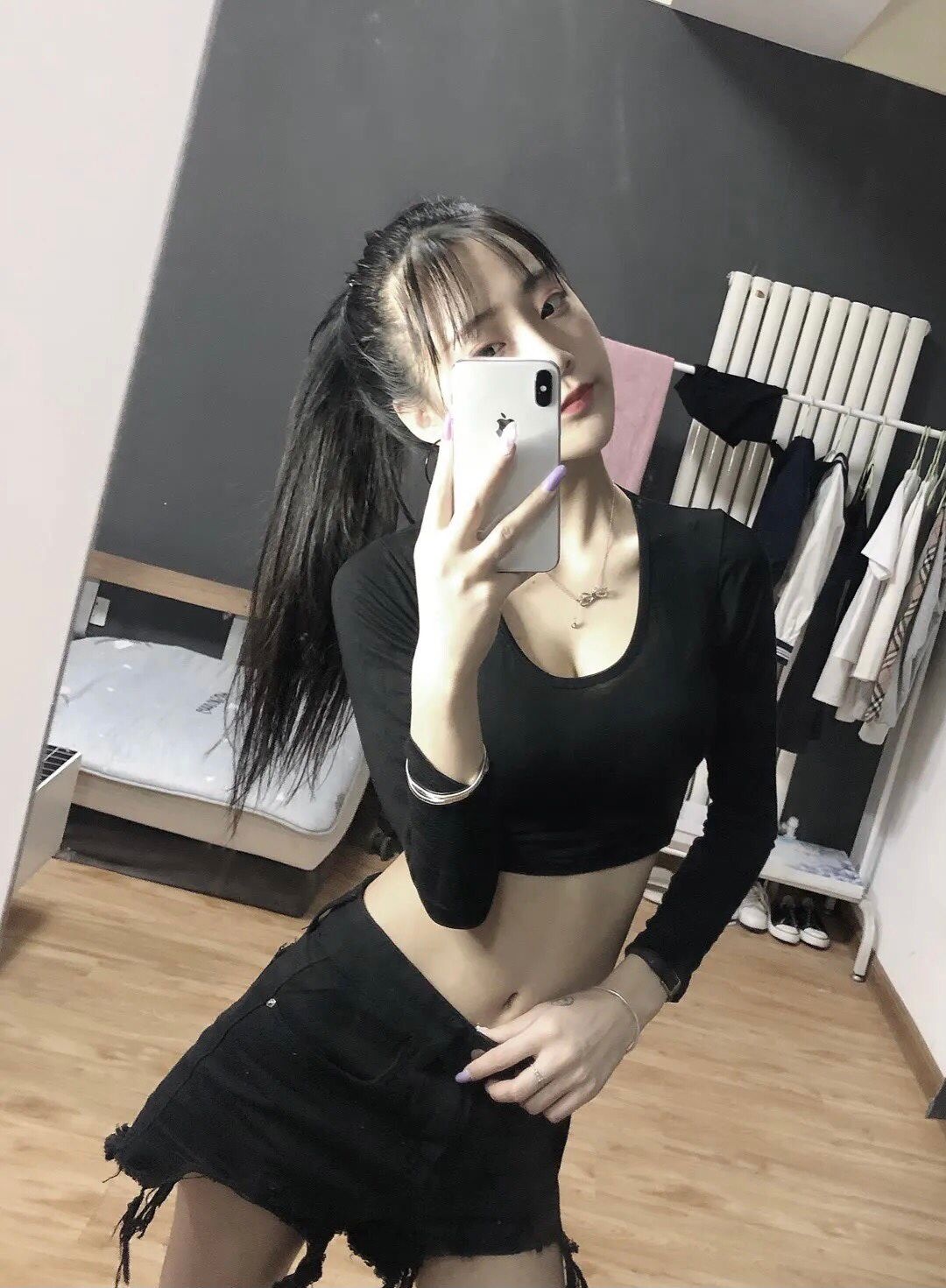 人很水灵，长得还真白净，颜值超正的