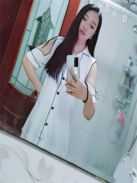 性感小纹身，看着就爽，服务那个叫刺激啊
