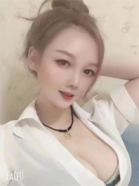 性价比非常好的靓丽妹子，服务很细致