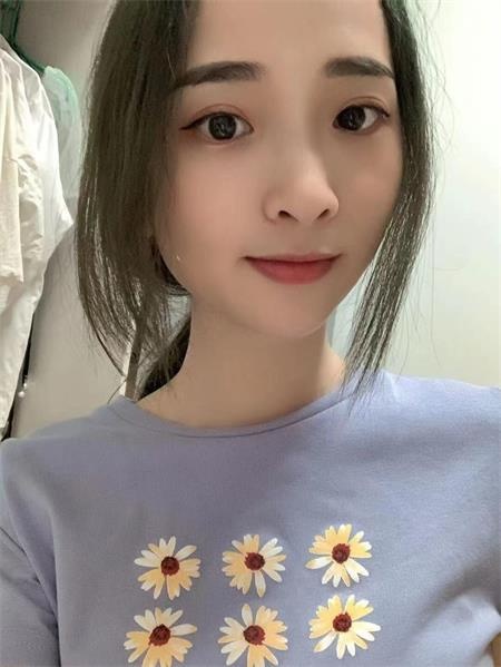 小嫩妹新人很乖巧，叫声真实，性价比真的不错