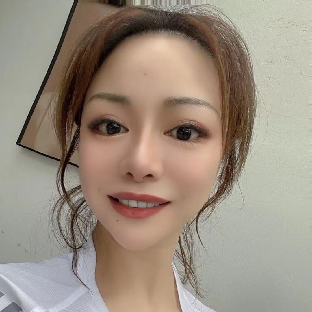 长相不错的妹少妇，性感风骚很诱人