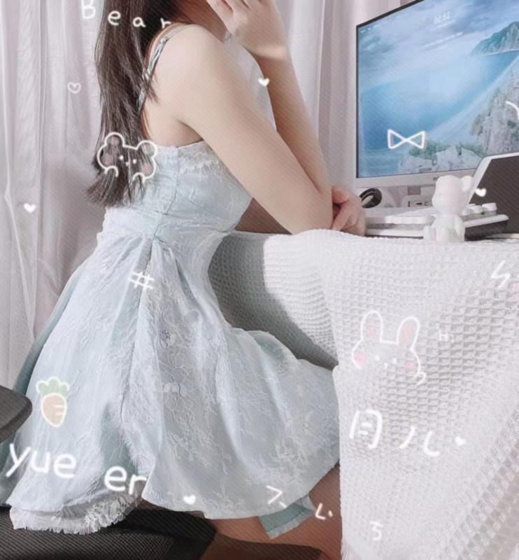 身材很不错的小嫩妹，口活真的不错