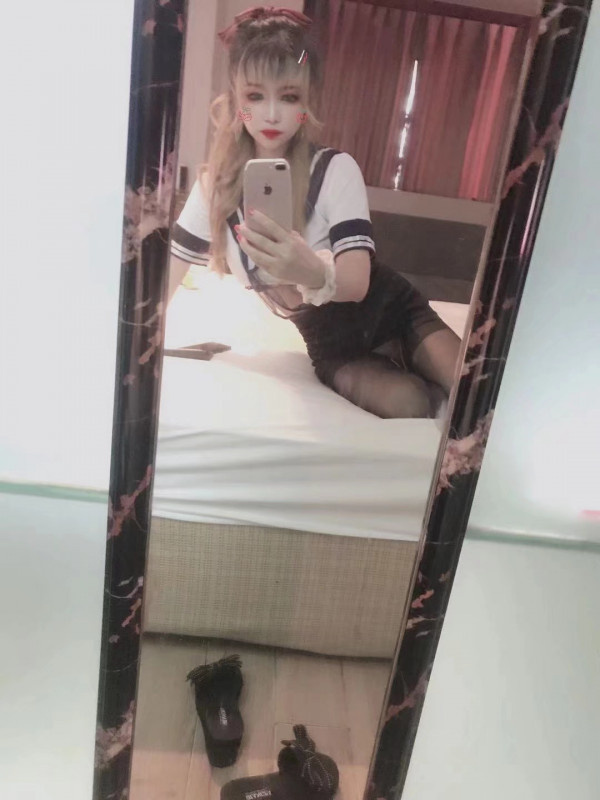 妹子身材好，非常骚气，比男人还主动
