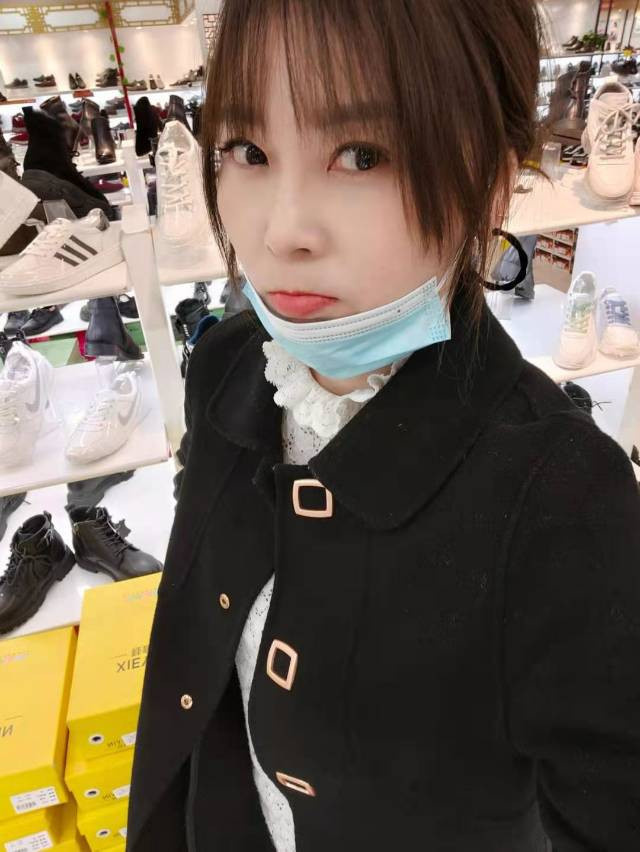 验证朋友推荐的美少妇，做起来很舒服