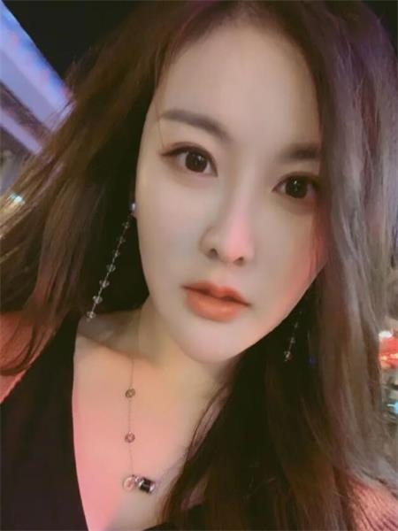 胸大两姐妹，双飞爽到极点，舒服