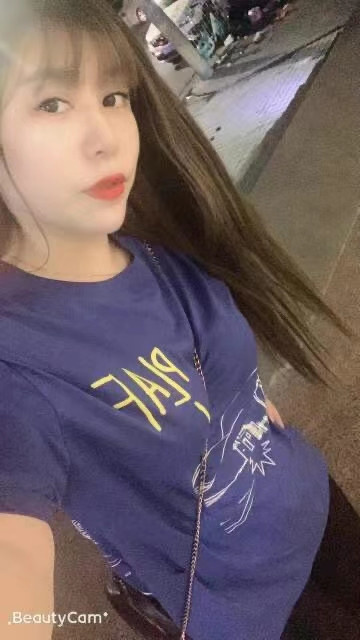 很健谈的一个小少妇 颜值服务都还可以