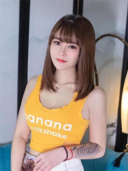 D杯邻家小妹，非常水嫩，非常紧致