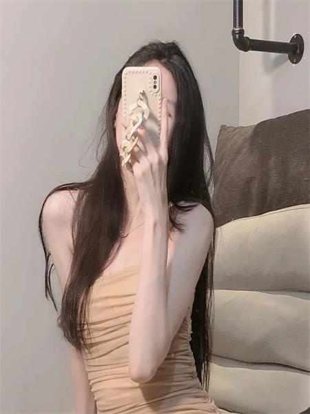 比较年轻的妹子，非常嫩