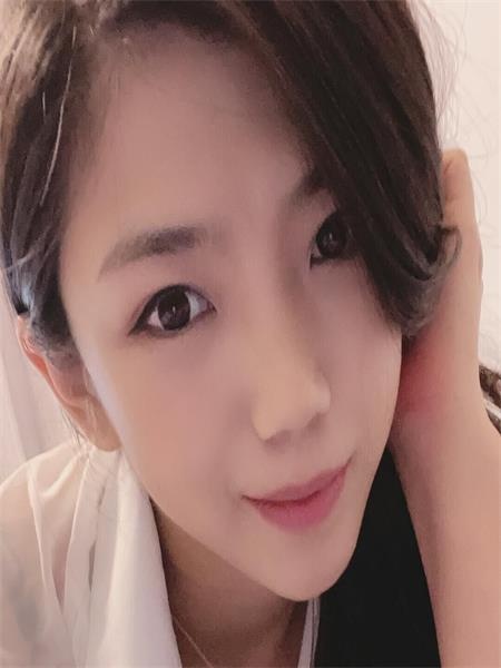 可双飞的温柔妹子，服务素质好