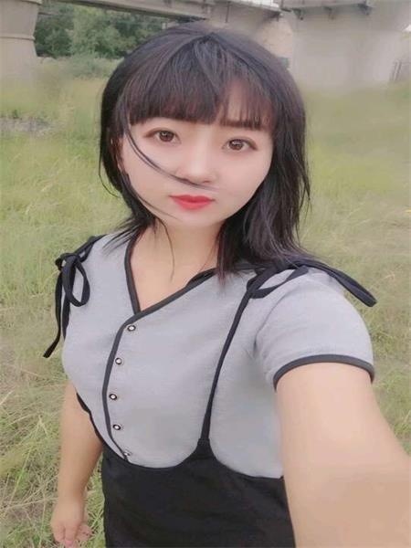真实靠谱的妹子，比较风骚，会玩