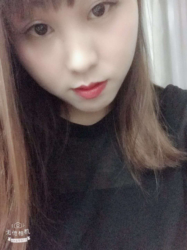 妹妹胸大抱着干很爽 
