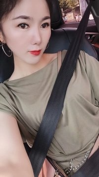妹子服务很好不催钟，后入式爱爱爽翻天