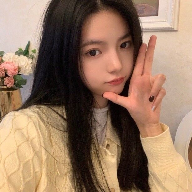 娇嫩小妹子，可爱诱人，三点粉