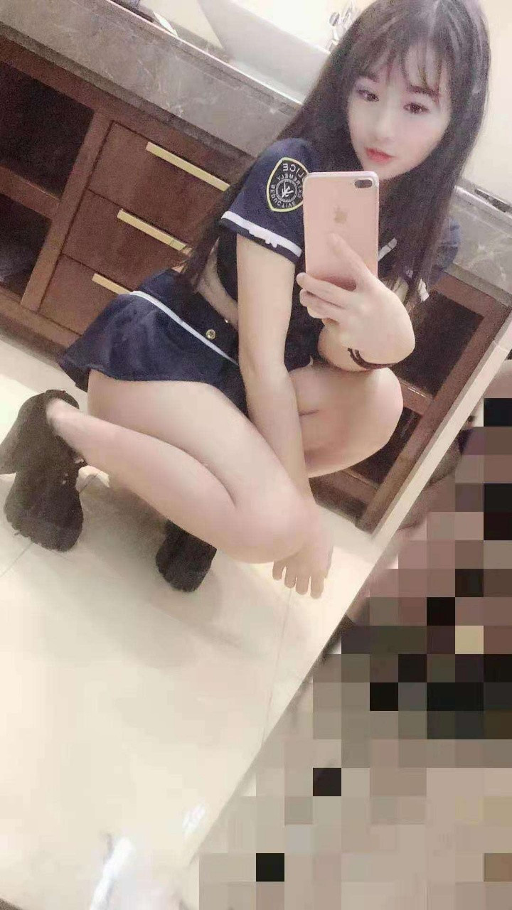 娇嫩大胸妹，身材好，粉嫩多汁