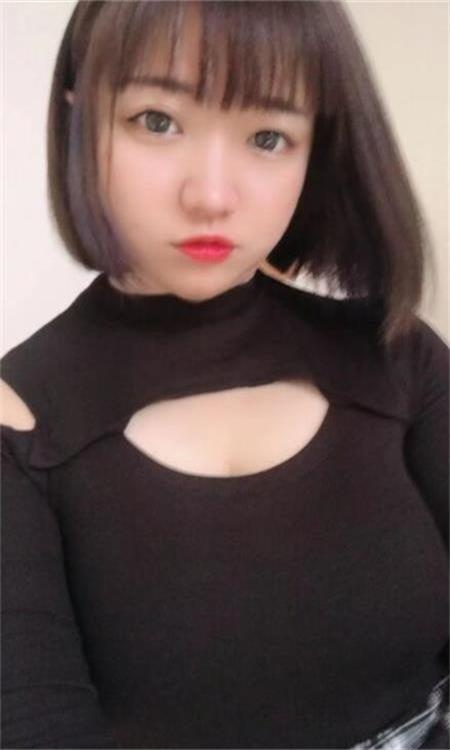 服务非常棒的大胸美妇