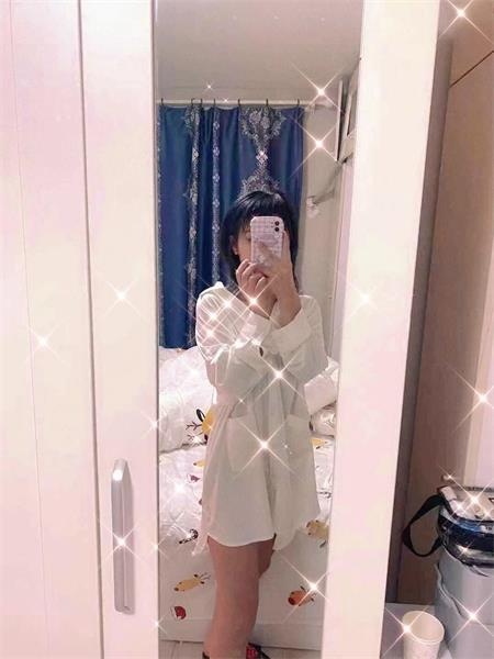 妹子颜值挺可人的，身材曲线也性感，服务很到位
