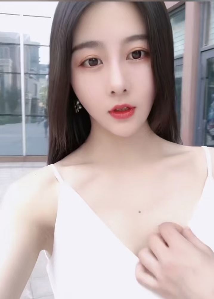 可以玩情趣的小美女，叫声大，值得一试