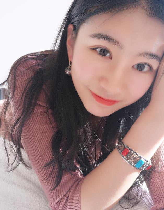 年轻惹火的骚妹子，调情很厉害
