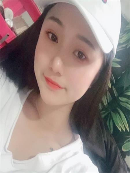 白嫩小妹服务爽，很温柔，乖巧听话