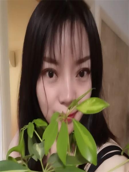 性格好，服务棒，能舌吻的小女人