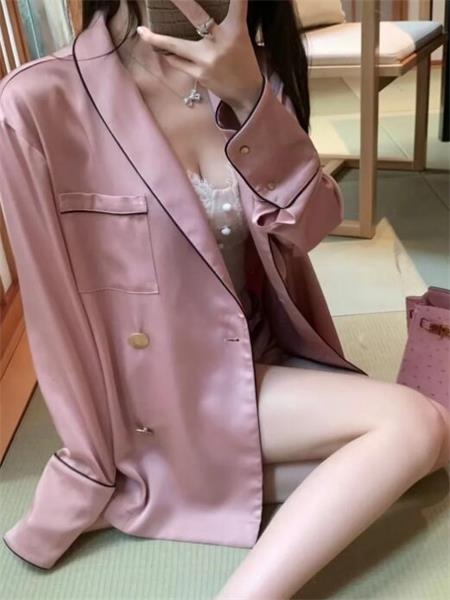 美女爽的不得了，强烈推荐狼友，可以出击