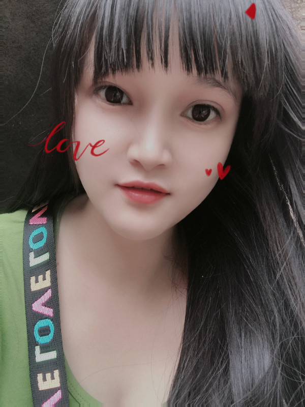 白净温柔女孩，待人热情，服务不催人