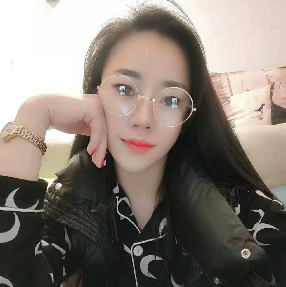 清纯邻家妹子，长相不错，态度很好