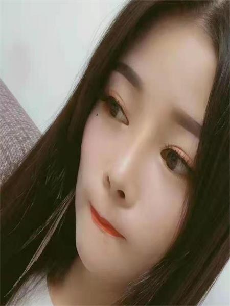 妹子高颜值很吸引人，服务多，体验感强