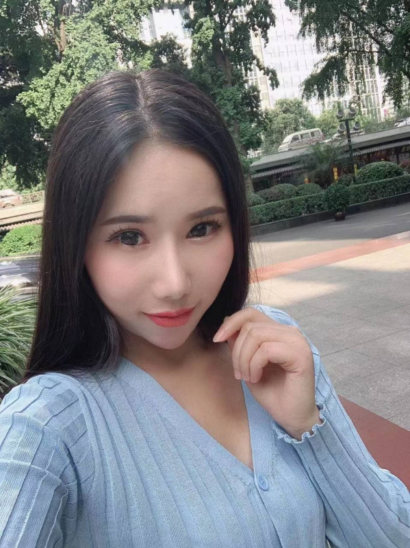 让人欲罢不能的高颜长腿美女