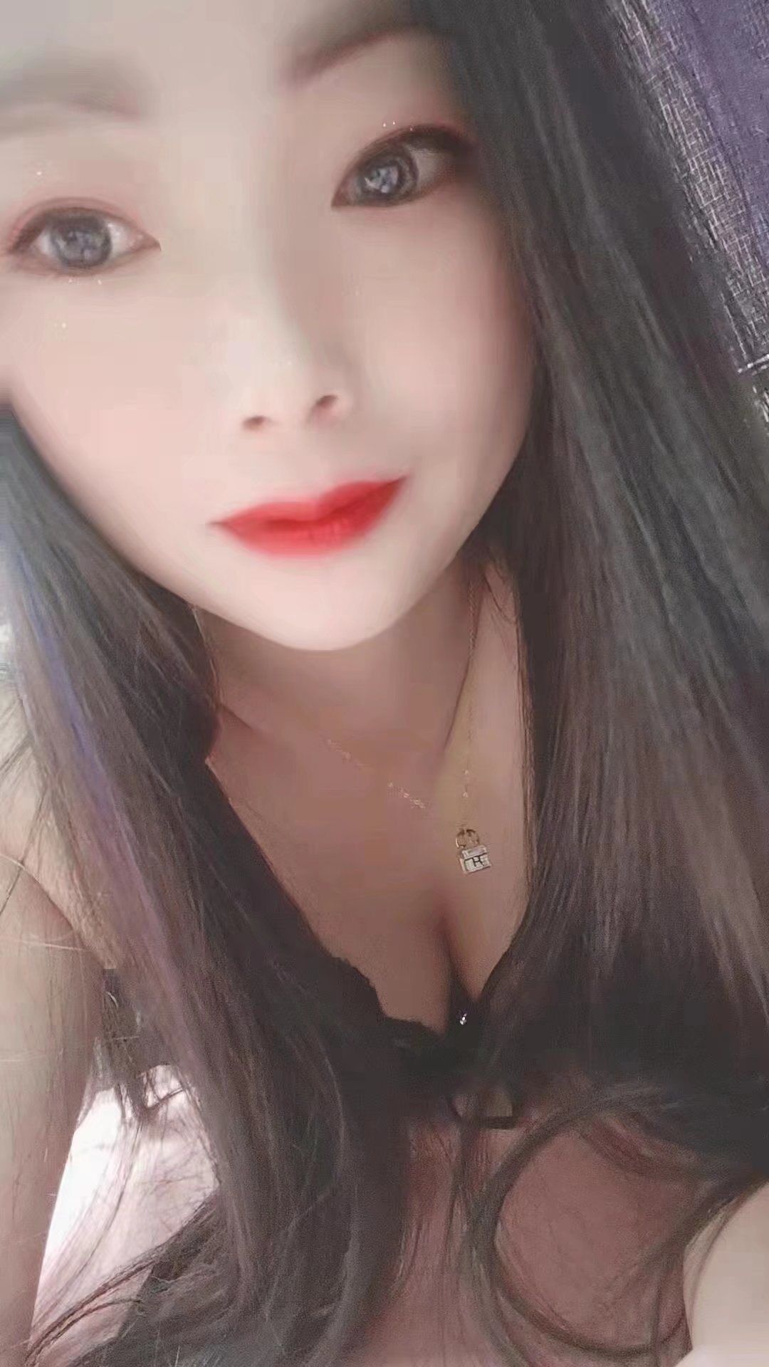 刚下海的轻熟女，身材好，很风骚