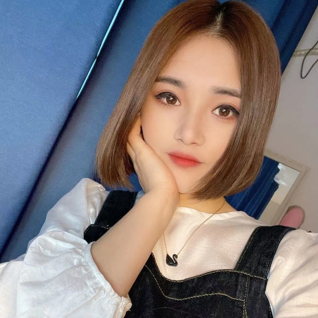服务不错的短发妹，甜美漂亮，下面很紧