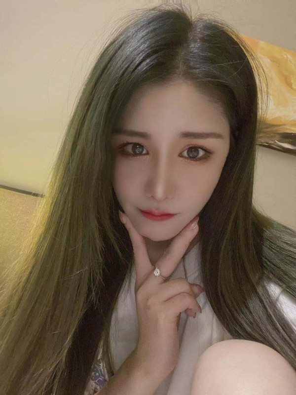 肤白貌美长腿妹，口活不错，很超值