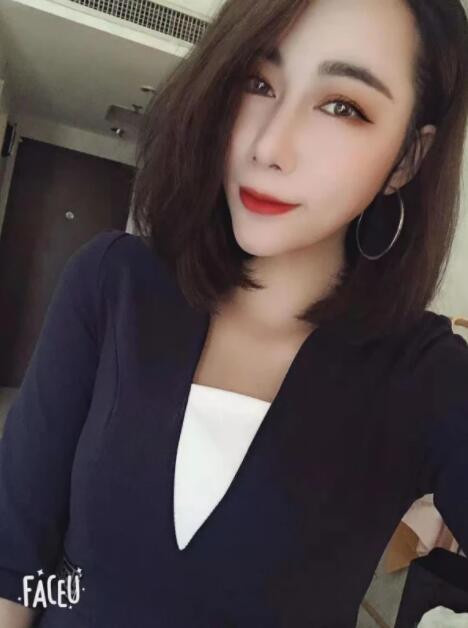 很耐看的小姐姐，热情随和，声音很好听