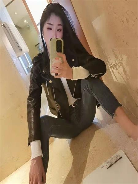 小姐姐颜值好，超级紧，大长腿，值得体验
