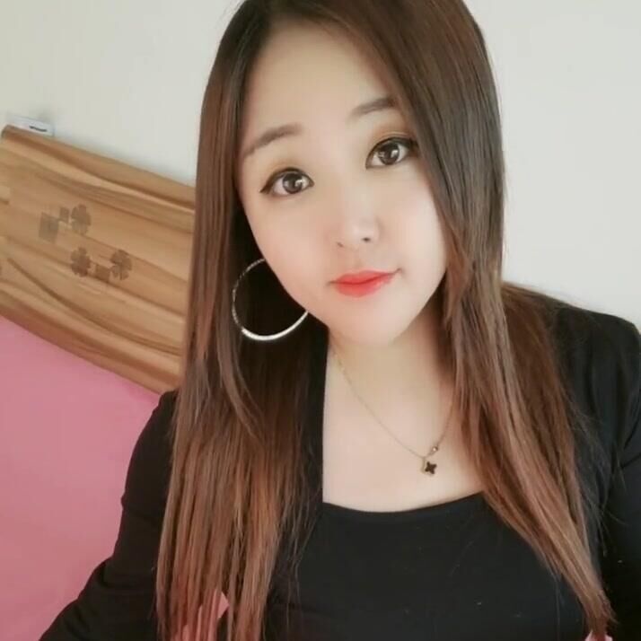 声音甜美的重庆妹子，性格随和水很多