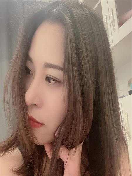 有点饥渴的漂亮少妇
