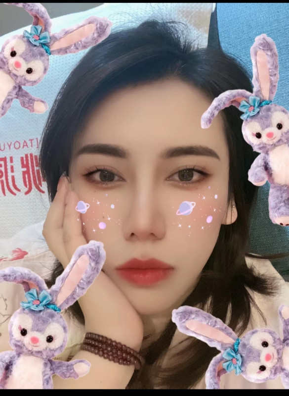 妹子很嫩很苗条身材匀称大长腿熊有C