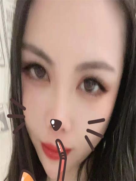 性感小妹有种情人的感觉，喜欢后入