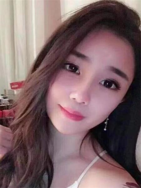 一个比较高的妹子，很白，服务爽歪歪
