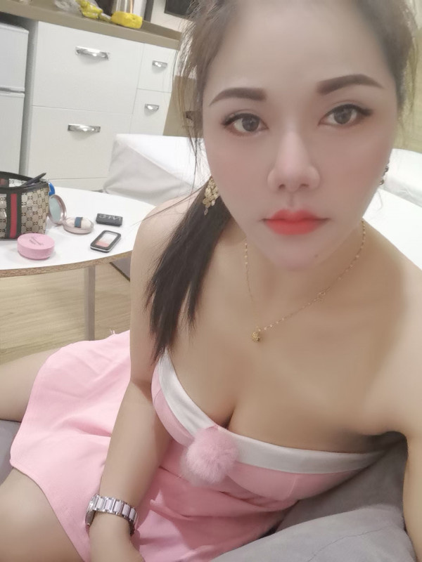 被一个风骚少妇给干了，比男人还主动