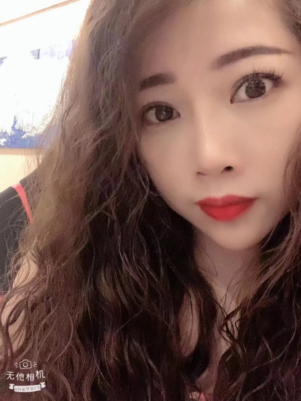 苗条妹子，身材好，抱起来干更舒服
