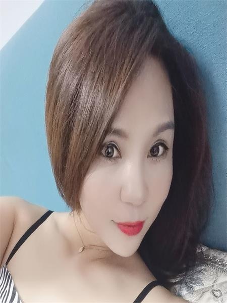 小少妇飞飞，泄火爽的不得了