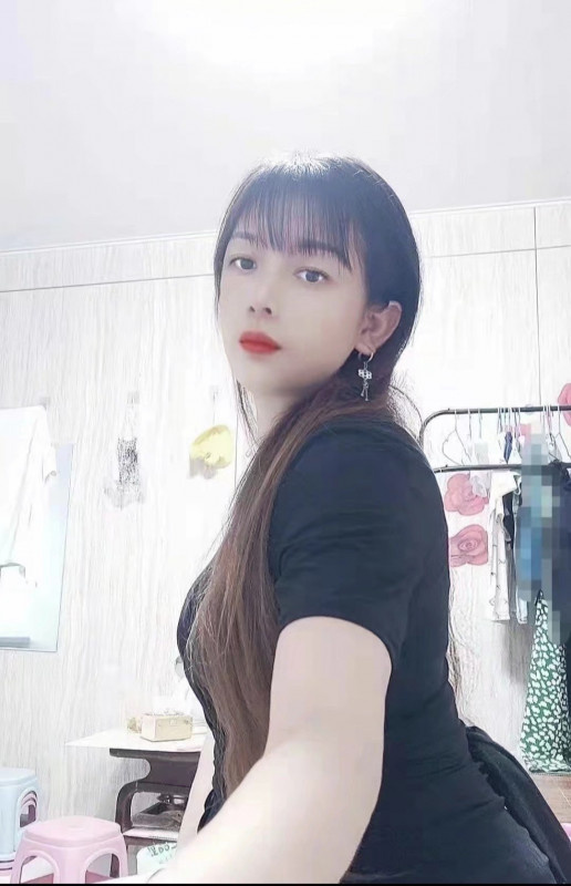 妹子身材特别好，可以抱起来操
