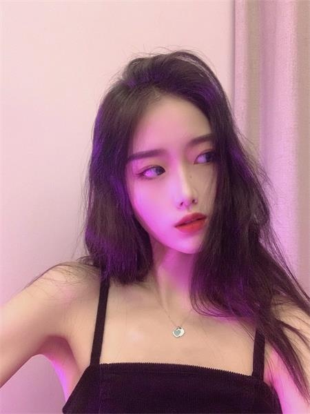 清纯小妹服务爽，还有闺蜜，能双