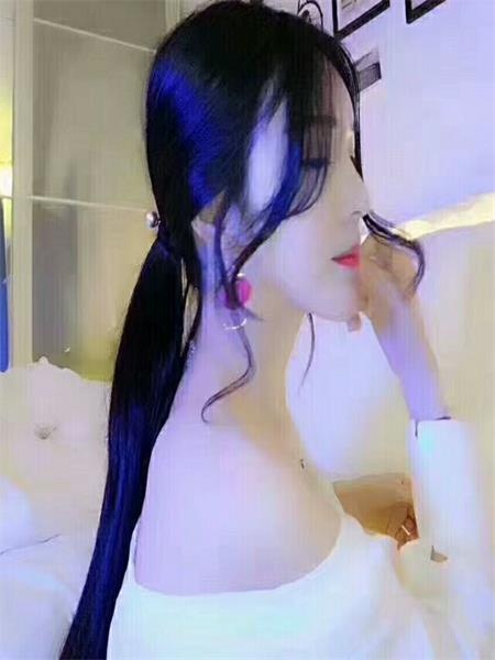 少妇服务还不错，口活非常卖力